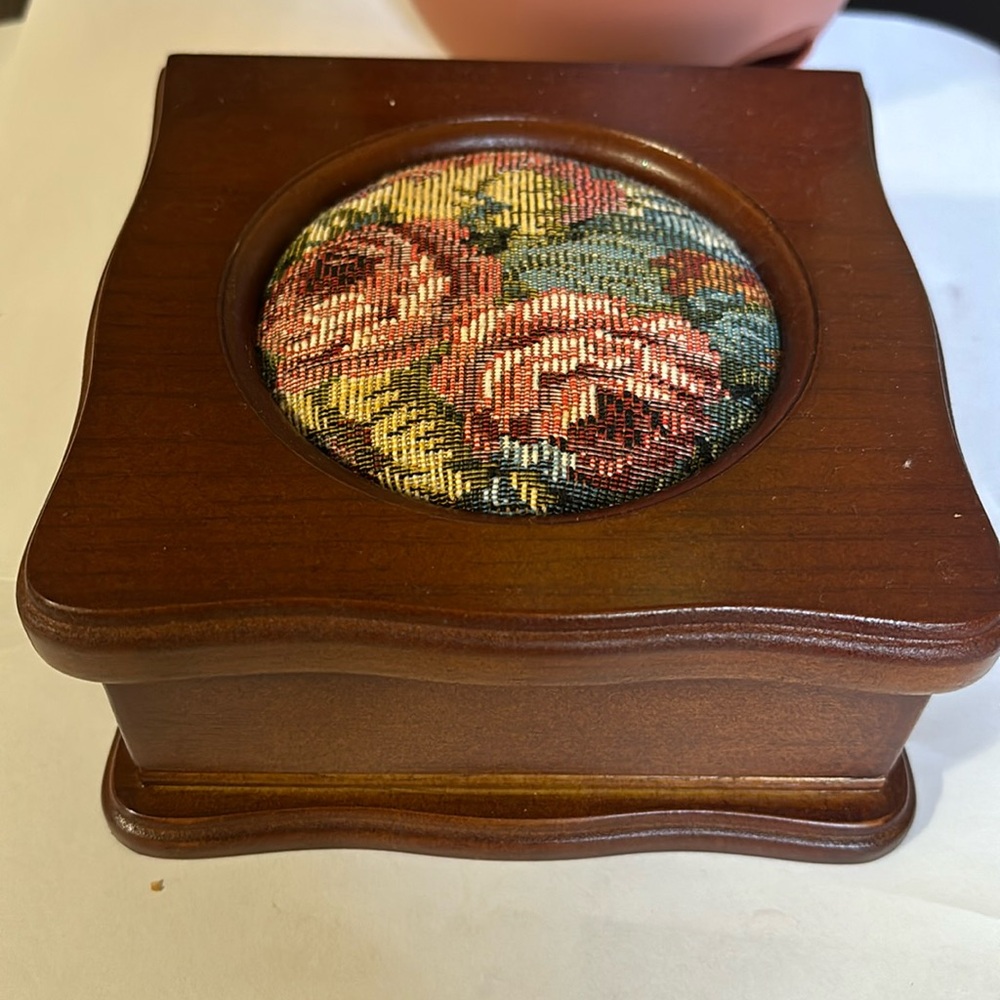 Hood jewrely box